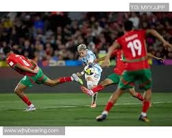 中超比赛亮点：上海海港2-1战胜山东泰山,