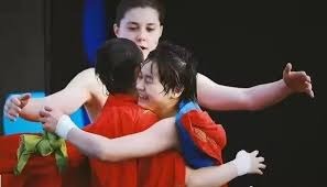 勇士助教代替科尔接受赛后采访：我上来是为了帮科尔省点钱